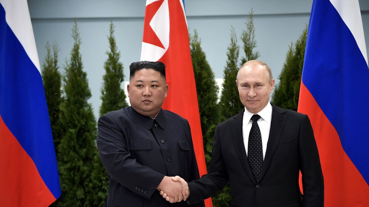 Russian President Vladimir Putin meets with North Korea's leader Kim Jong Un in VladivostokRussian President Vladimir Putin (R) meets with North Korea's leader Kim Jong Un in Vladivostok, Russia April 25, 2019. Sputnik/Alexei Nikolsky/Kremlin via REUTERS ATTENTION EDITORS - THIS IMAGE WAS PROVIDED BY A THIRD PARTY.054737+0000