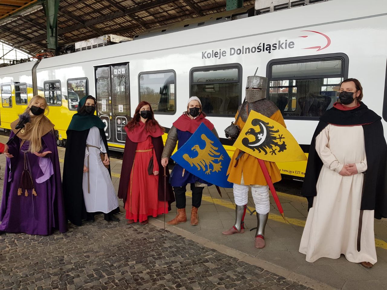 Lekcja historii w pociągu. Koleje Dolnośląskie uczciły 780. rocznicę bitwy pod Legnicą