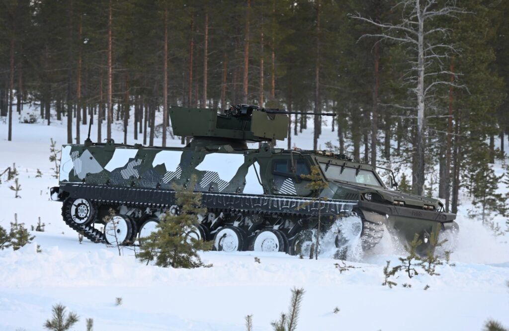 Podstawowa ochrona balistyczna Trackx osiąga poziom 1/1A 