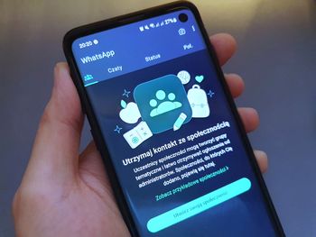 WhatsApp testuje czaty z agentami AI. Jest ograniczenie