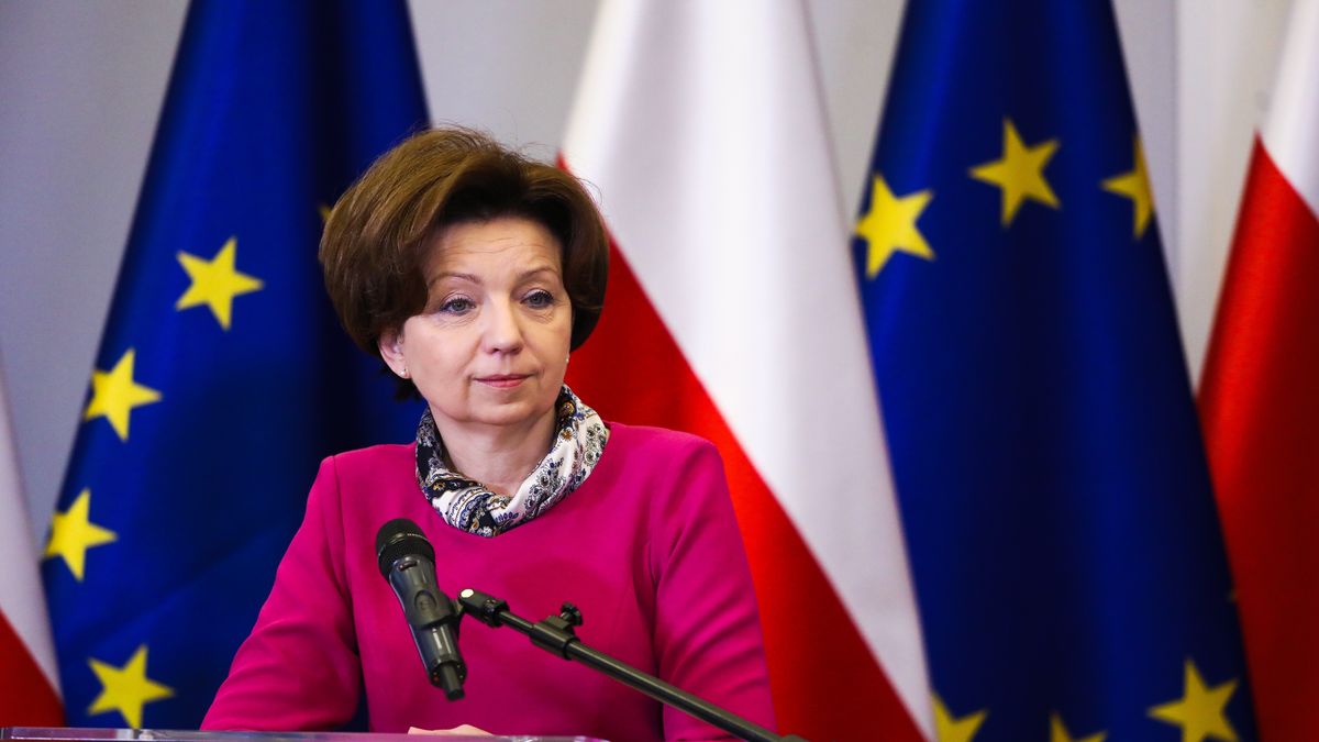 Warszawa, 21.03.2023. Minister rodziny i polityki społecznej Marlena Maląg podczas konferencji prasowej w siedzibie MRiPS w Warszawie, 21 bm. (jm) PAP/Tomasz Gzell
