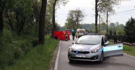Śląskie. Śmiertelne potrącenie w Osieku. 68-latka zginęła pod kołami samochodu
