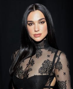 Dua Lipa założyła przezroczystą sukienkę. Co z tego, że była zakryta po szyję