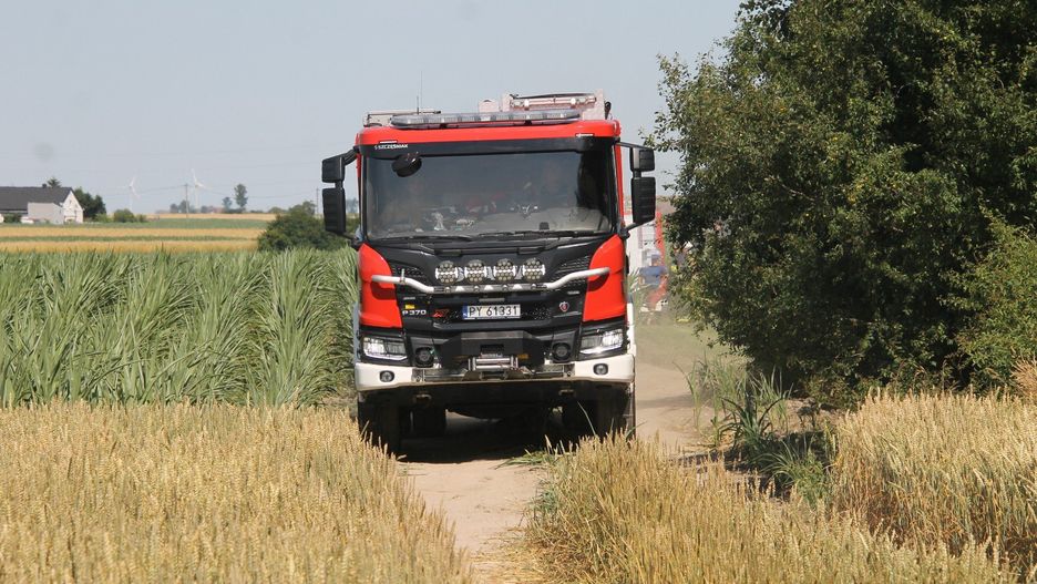 Do kolejnego pożaru doszło o godz. 14:07 na polu na pograniczu powiatów krotoszyńskiego i ostrowskiego w okolicy Jankowa Zaleśnego
