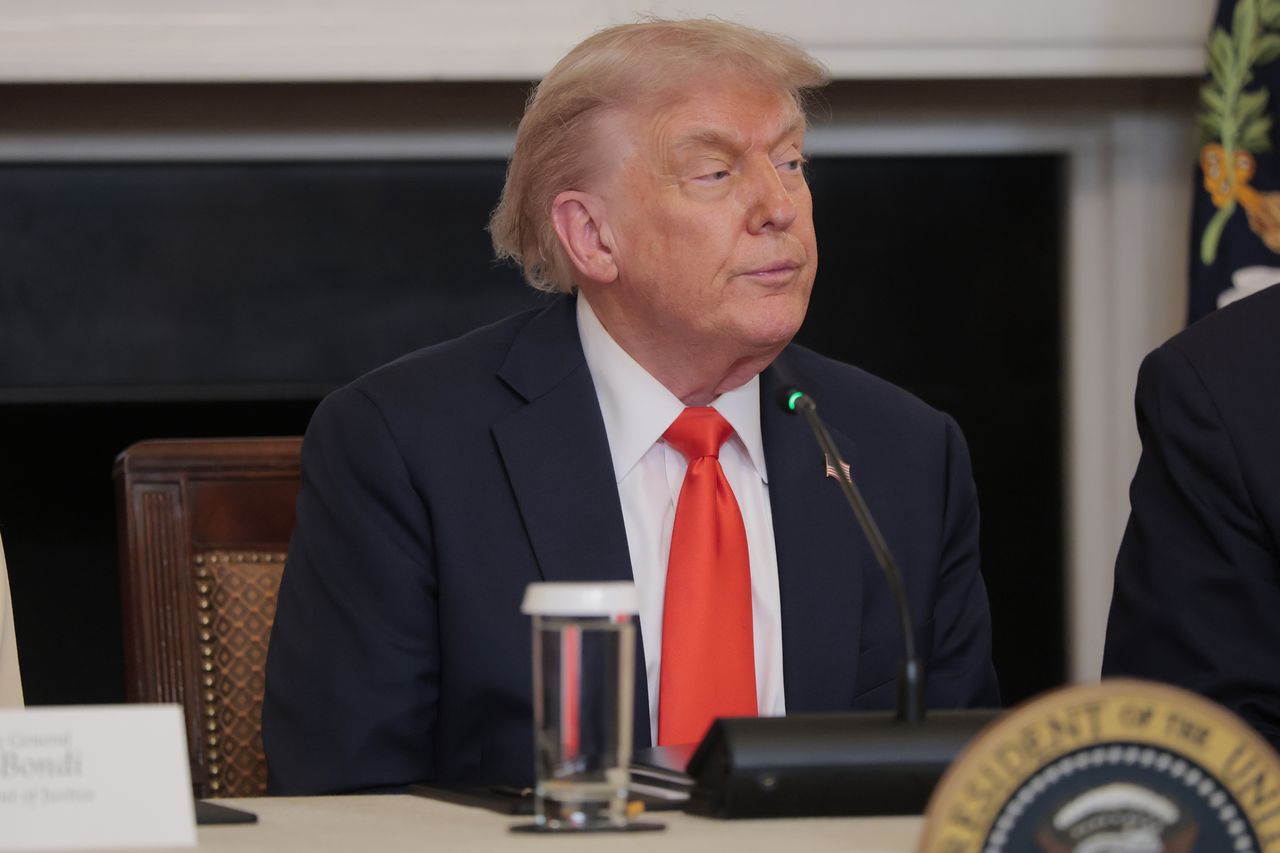 Einreisebeschränkungen für 12 Staaten: Trump verschärft US-Migrationspolitik