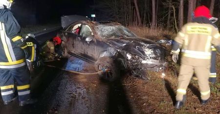 Tragiczny wypadek w Opolskiem. Pasażer i kierowca byli pijani