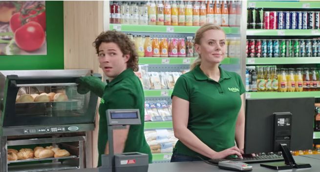 Żabka reklamuje gotowe zestawy śniadaniowe