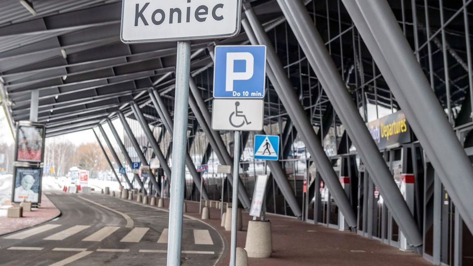 Łódź. Incydent na lotnisku. Zakażony Brytyjczyk chciał wejść do samolotu