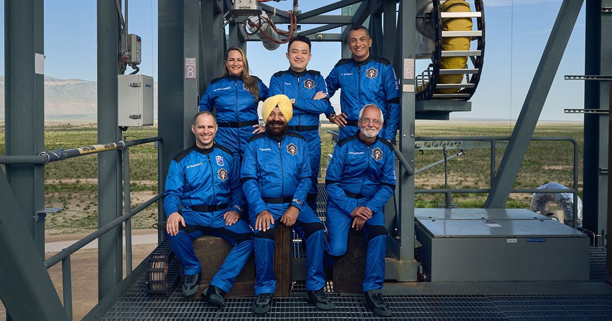 Bezos wysłał ich w "kosmos". Na statku miliarder z branży kryptowalut