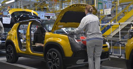 Tysiące zwolnień w branży. Elektromobilność będzie bolała