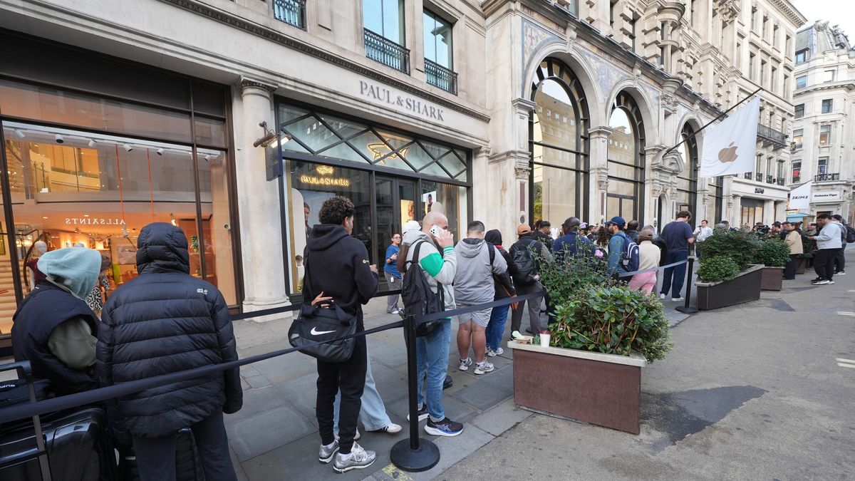 People queuing outside the Apple store in Regent Street, London, as the new iPhone 18 Pro and iPhone 18 Pro Max goes on sale in UK. Picture date: Friday September 18, 2026. (Photo by Yui Mok/PA Images via Getty Images)