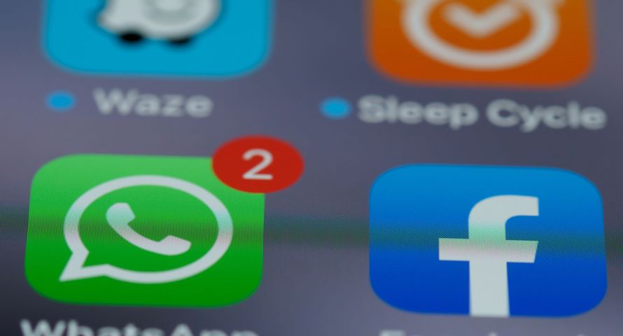 Dochodzenie w sprawie polityki Mety zakazującej części funkcjonalności AI na WhatsApp