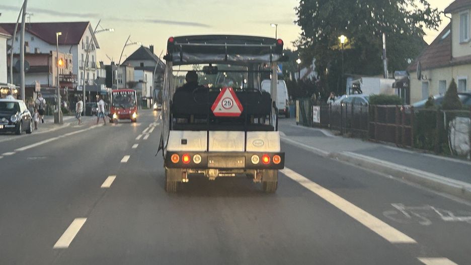 Meletaxi na ulicach Mielna.