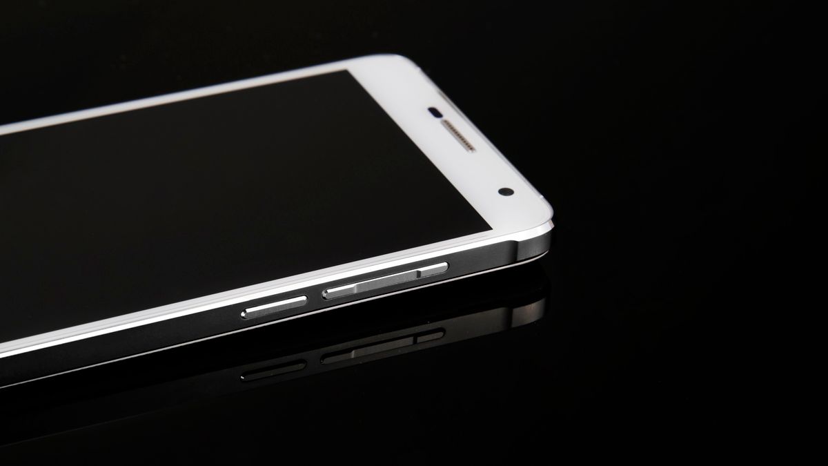 Doogee DG750 Iron Bone to metalowy smartfon za 549 złotych 1