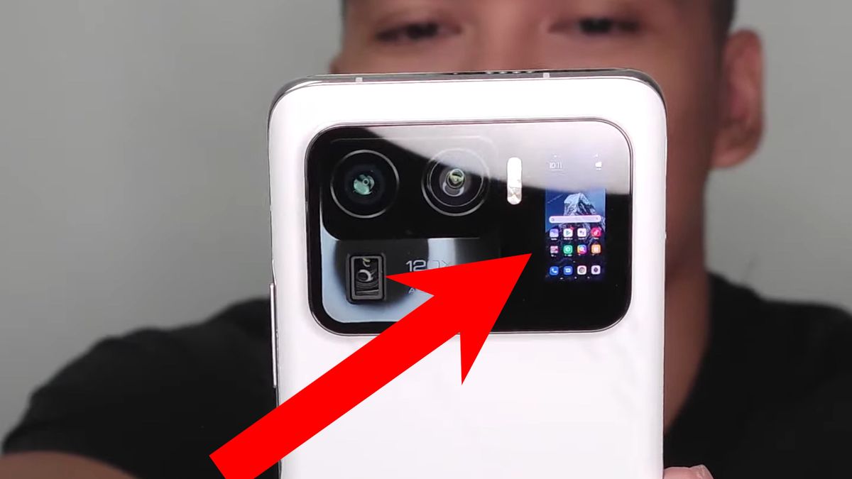 Xiaomi Mi 11 Ultra na wideo. Ma aparat z... wyświetlaczem 1