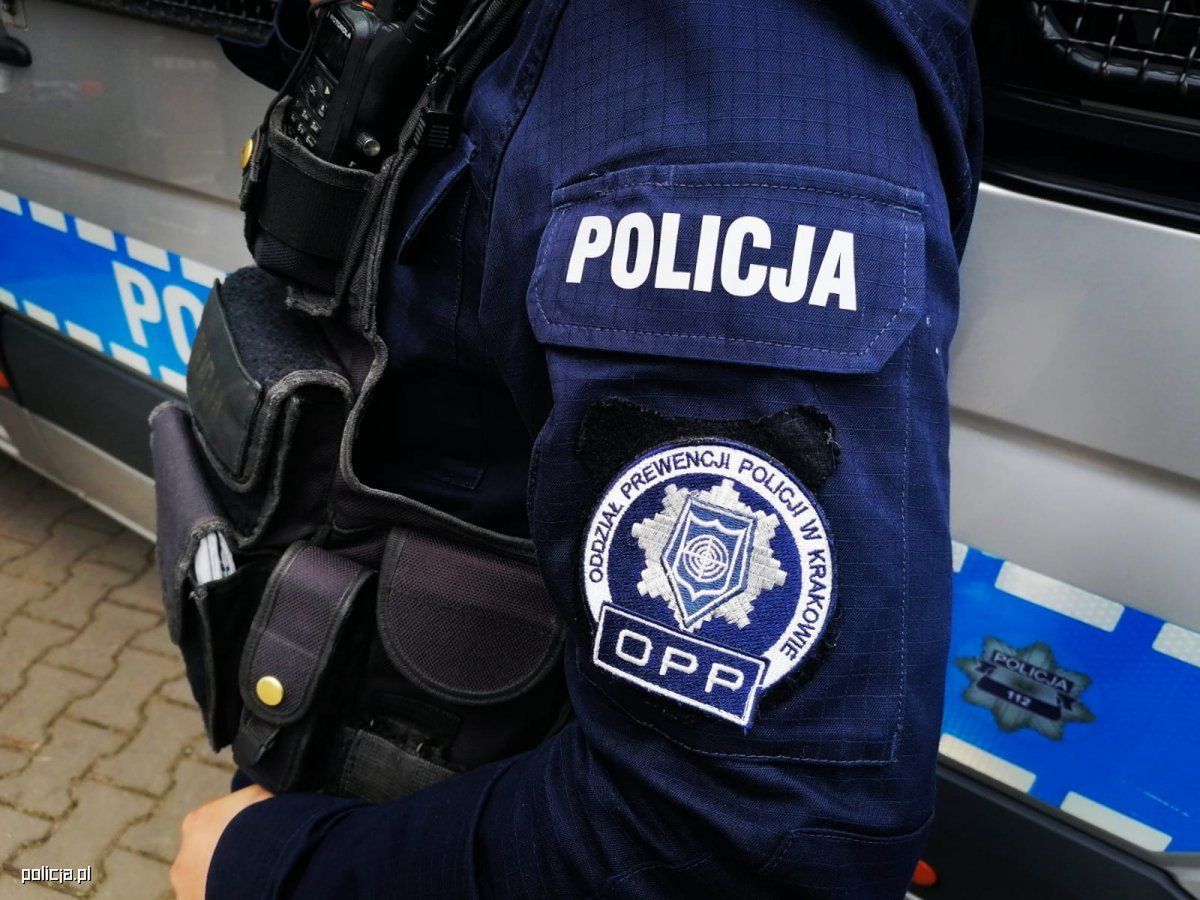 70-latek uszkodził auto na parkingu. Dostał 4 tys. zł mandatu