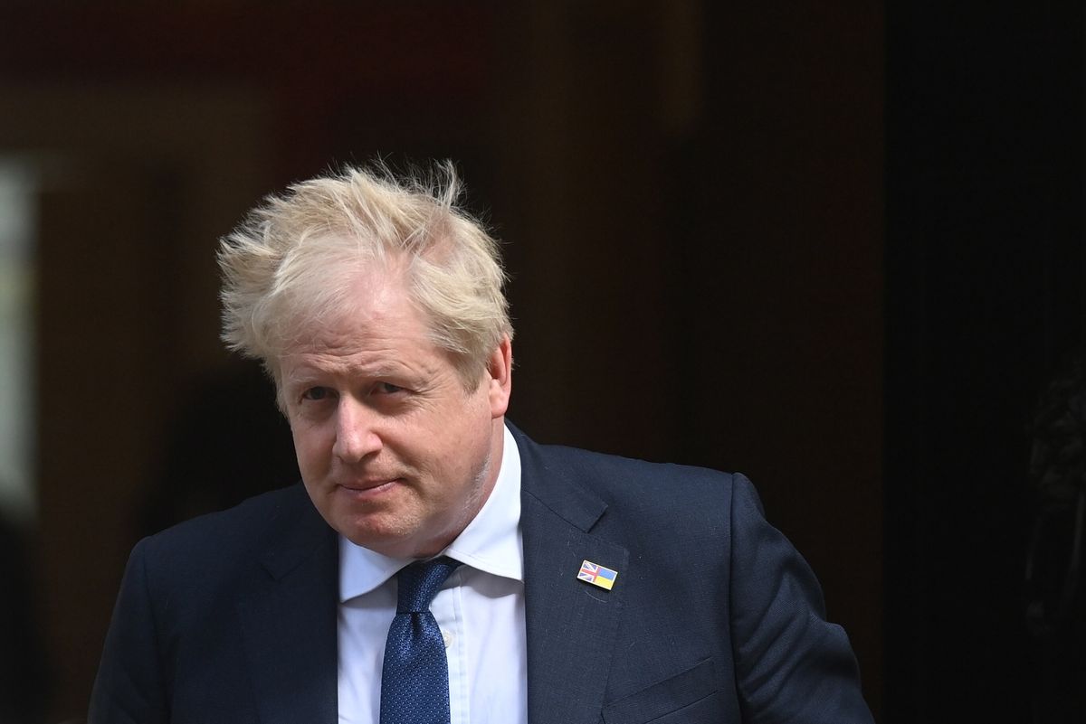 Britain's Prime Minister Boris Johnson departs Downing Street to attend Prime Minister's Questions in London, Britain, 20 April 2022. EPA/NEIL HALL Dostawca: PAP/EPA.