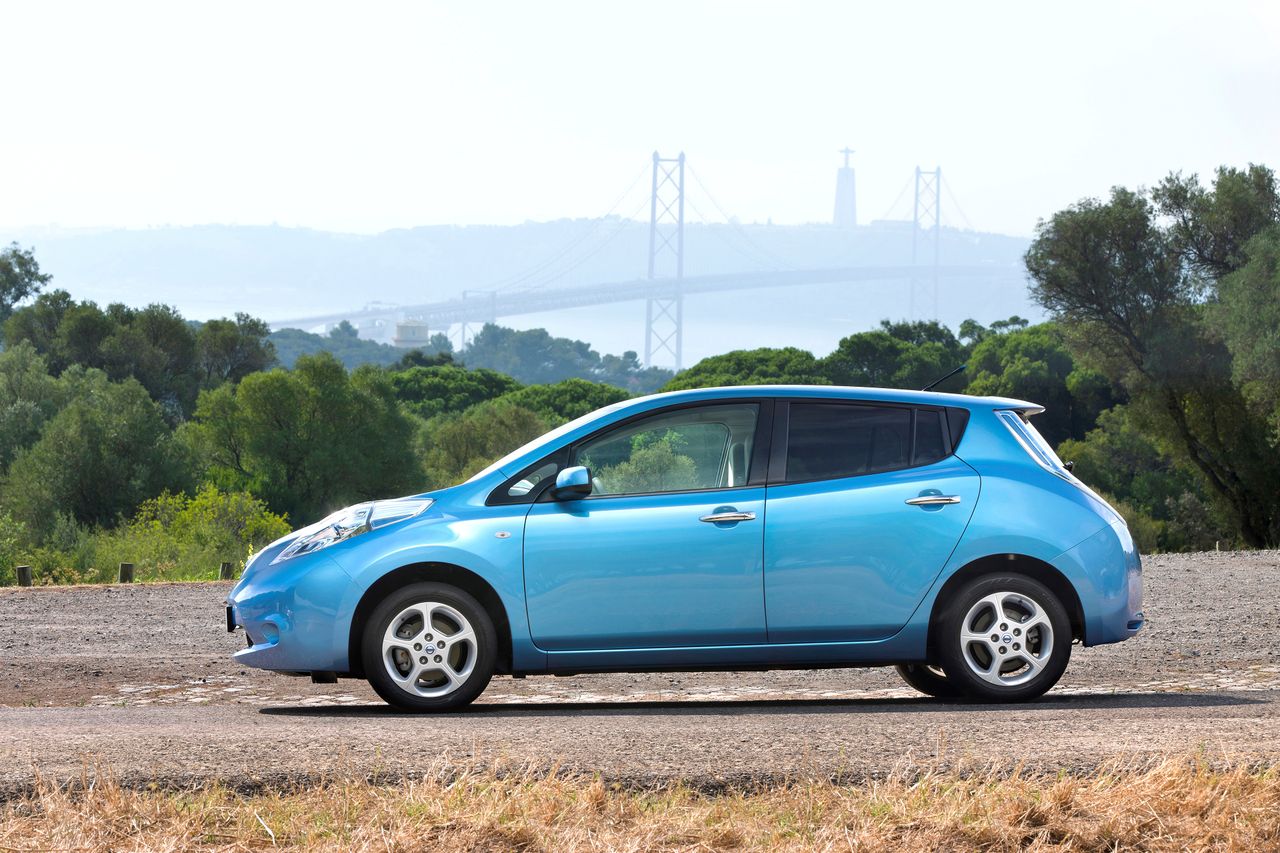 Akumulator do trzyletniego Nissana Leafa w polskim serwisie kosztuje blisko 100 tys. zł (fot. Nissan)