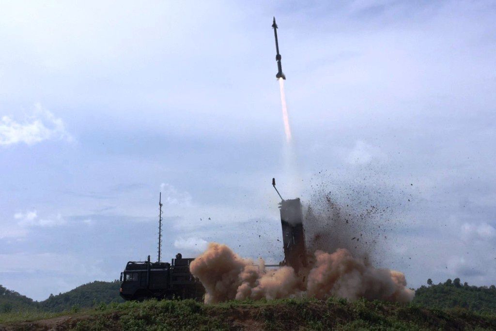 The Israeli system utilizes Python-5 missiles with a warhead weighing 11 kg and Derby with a warhead weighing 23 kg.