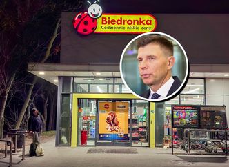 "Szopka", "pozowanie do zdjęć", "kpina". Gorąco wokół wigilijnej pracy Petru w Biedronce