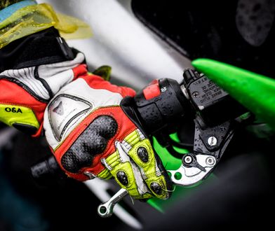 Rękawice motocyklowe będą obowiązkowe w Hiszpanii. To nie pierwszy taki kraj