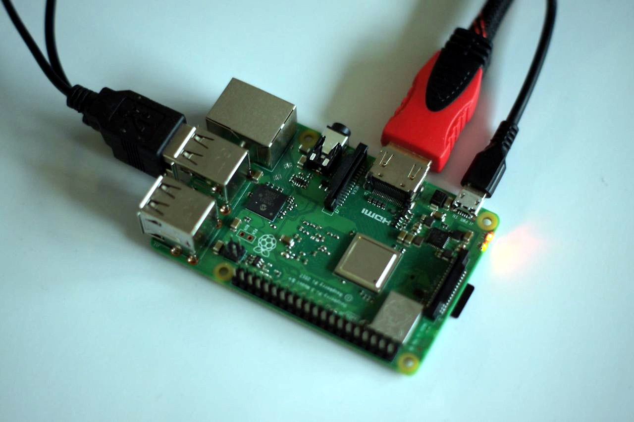 Raspberry Pi. Superkomputer z 1060 malinek