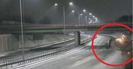 Horror na "Zakręcie Mistrzów" w Rudzie Śląskiej. Auto wyleciało w powietrze