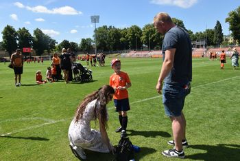 Wielki finał sezonu Akademii Piłki Nożnej Chrobrego Głogów. Było sportowo i piknikowo