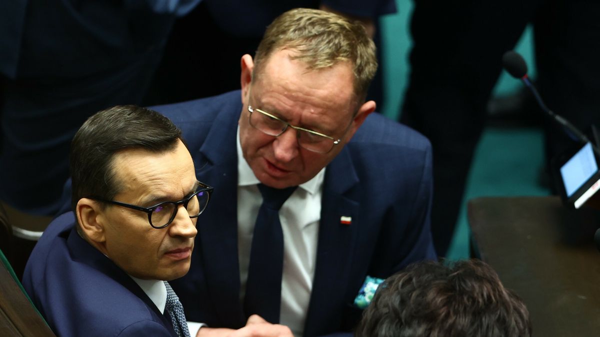 Cd. 1. posiedzenia Sejmu X kadencji
21.11.2023 Warszawa Sejm Cd. 1. posiedzenia Sejmu X kadencji Fot. Andrzej Iwanczuk/REPORTER
N/z: Mateusz Morawiecki, Robert Telus
Andrzej Iwanczuk/REPORTER