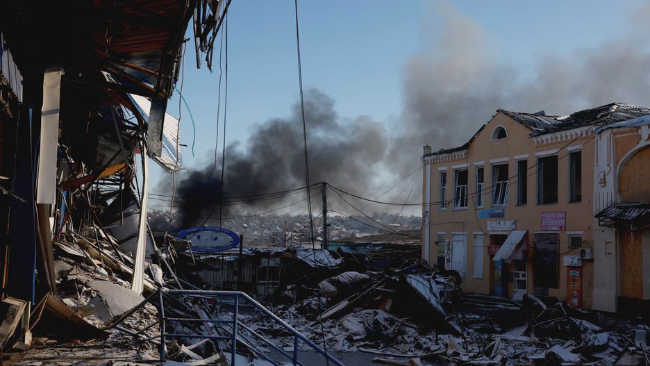 Russian strike during 36-hour Orthodox Christmas ceasefire, in Bakhmut
Plumes of smoke rise from a Russian strike during a 36-hour ceasefire over Orthodox Christmas declared by Russian President Vladimir Putin, as Russia's attack on Ukraine continues, from the frontline Donbas city of Bakhmut, Ukraine, January 7, 2023.,Image: 748233175, License: Rights-managed, Restrictions: , Model Release: no, Credit line: CLODAGH KILCOYNE / Reuters / Forum
CLODAGH KILCOYNE / Reuters / Forum
war, category_code_europ, category_code_war