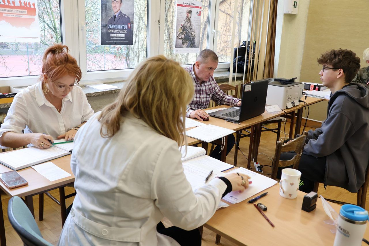 Młodzi mieszkańcy powiatu lubelskiego otrzymują wezwania z wojska. Komisja oceni ich zdolność do służby