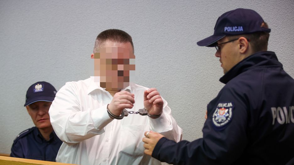 Oskarżony Robert J. na sali Sądu Apelacyjnego w Krakowie