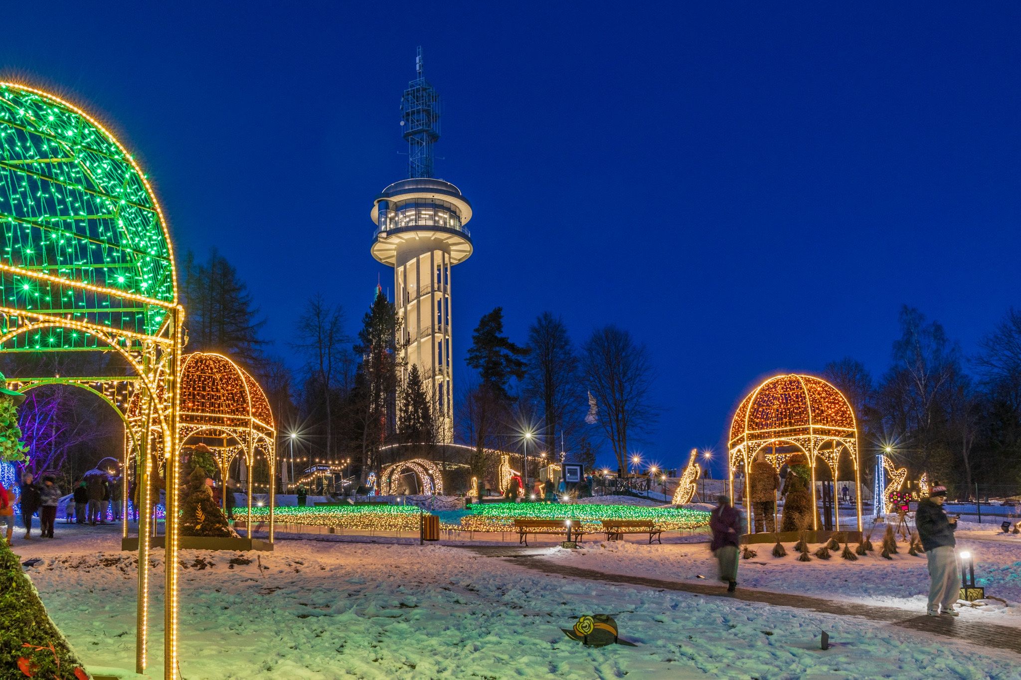 Znak rozpoznawczy beskidzkiego kurortu - wieża widokowa
