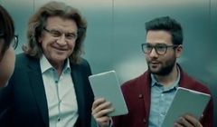 Zbigniew Wodecki śpiewająco reklamuje smartfony i tablety w T-Mobile (wideo)