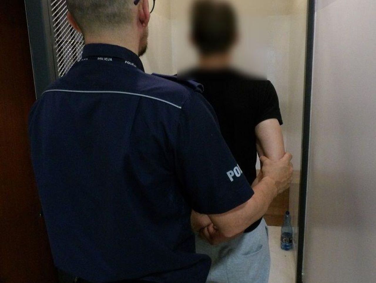 Włamywacz pochwalił się swoimi wyczynami w internecie. 28-letniego recydywistę zatrzymali policjanci z Gniewa