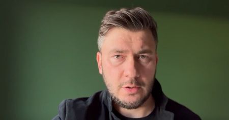 Dmitrij Głuchowski o Rosji. "Wbiliśmy nóż w plecy naszym braciom"