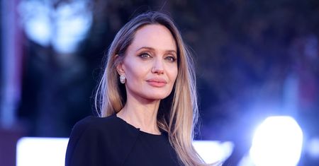 Angelina Jolie odwiedziła Chersoń. Weszła do schronu przeciwlotniczego