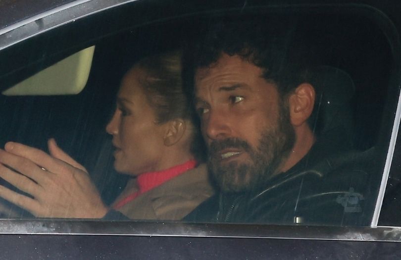Jennifer Lopez i Ben Affleck wymieniają czułości w drodze do restauracji