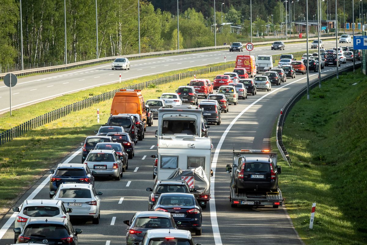 Rząd Donalda Tuska przedłużył zwolnienie opłat na odcinku autostrady A1 do końca roku