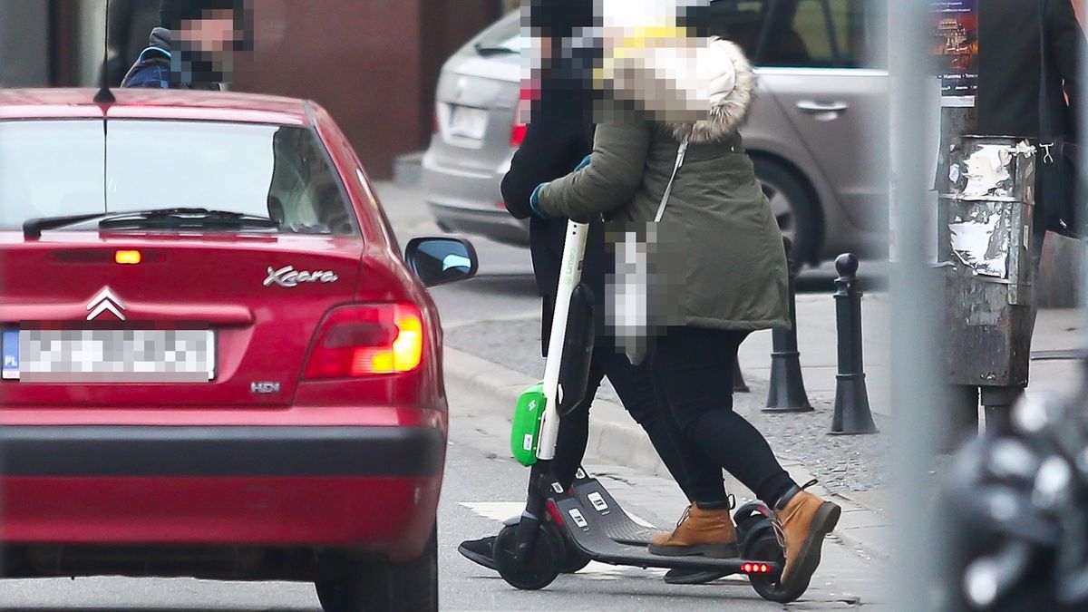 Hulajnogi to świetny sposób na miejskie korki. Powinni dostrzec to również rządzący