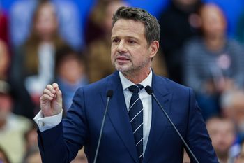 Podejrzane reklamy wyborcze. Trzaskowski: trzeba pytać organizatorów