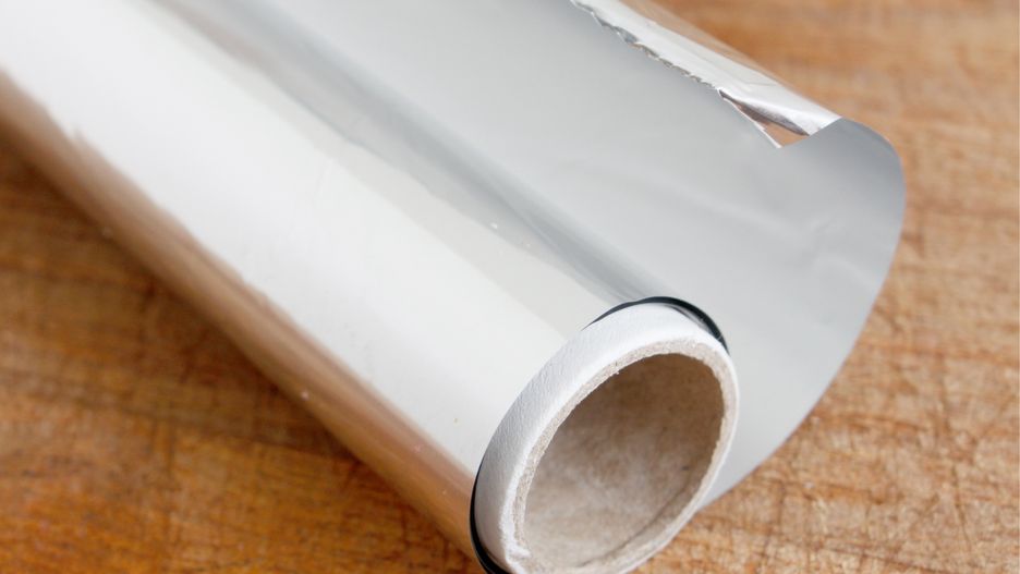 Folia aluminiowa pomoże ochronić naczynia przed smugami