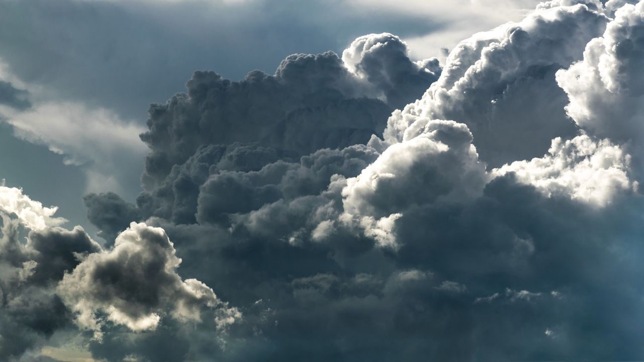 Sterowanie pogodą? Arabia Saudyjska znalazła sposób - Arabia Saudyjska planuje zasiewać chmury