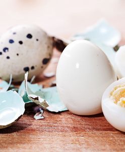 Ile gotują się przepiórcze jaja? To je odróżnia od jajek kurzych