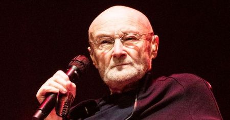 Fani zaniepokojeni stanem Phila Collinsa podczas koncertów Genesis. "Smutny widok" (ZDJĘCIA)