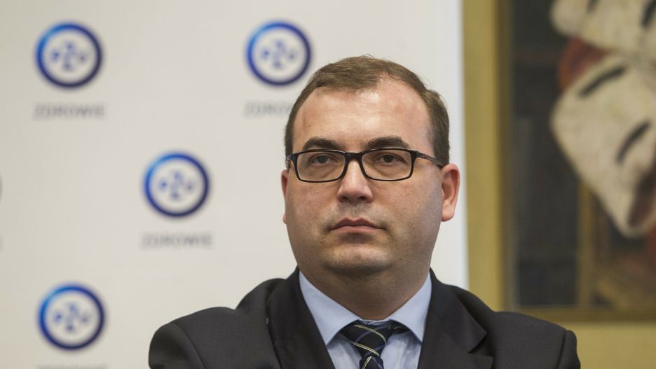 Konferencja i podpisanie umowy wdrazajacej program Bezpieczny Porod
fot. Wojciech Olkusnik / East News 23.02.2017 Warszawa  Warszawski Uniwersytet Medyczny  n/z  Andrzej Jaworski zarzad PZU  podczas podpisania listu wdrazajacego program Bezpieczny Porod
wojciech olkusnik