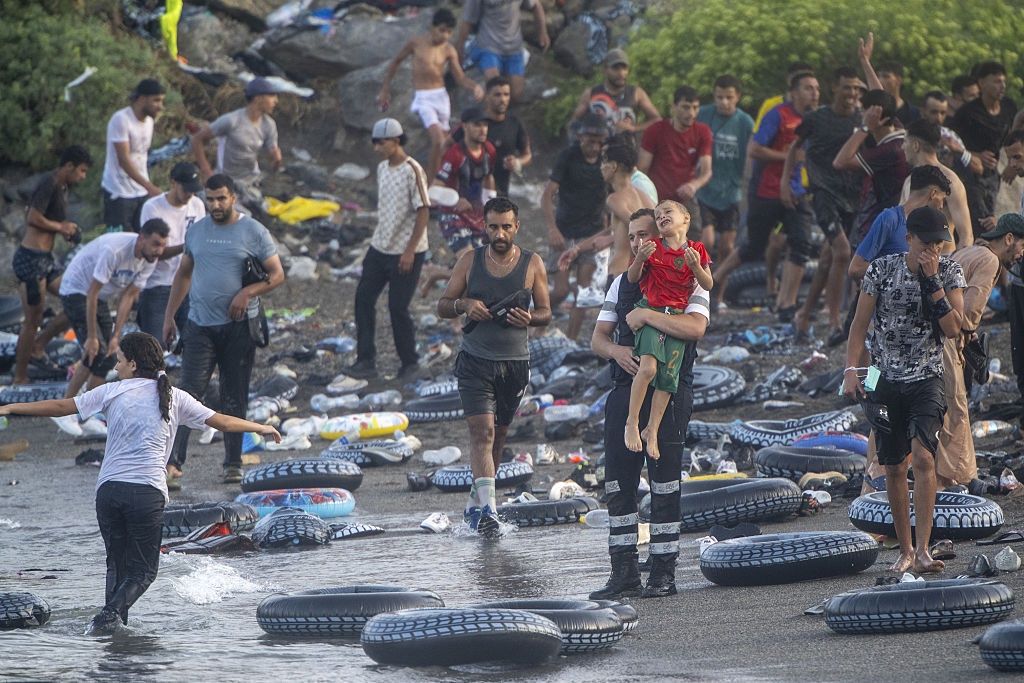 60 tys. migrantów przeszło granicę. Finlandia uderza w Hiszpanię