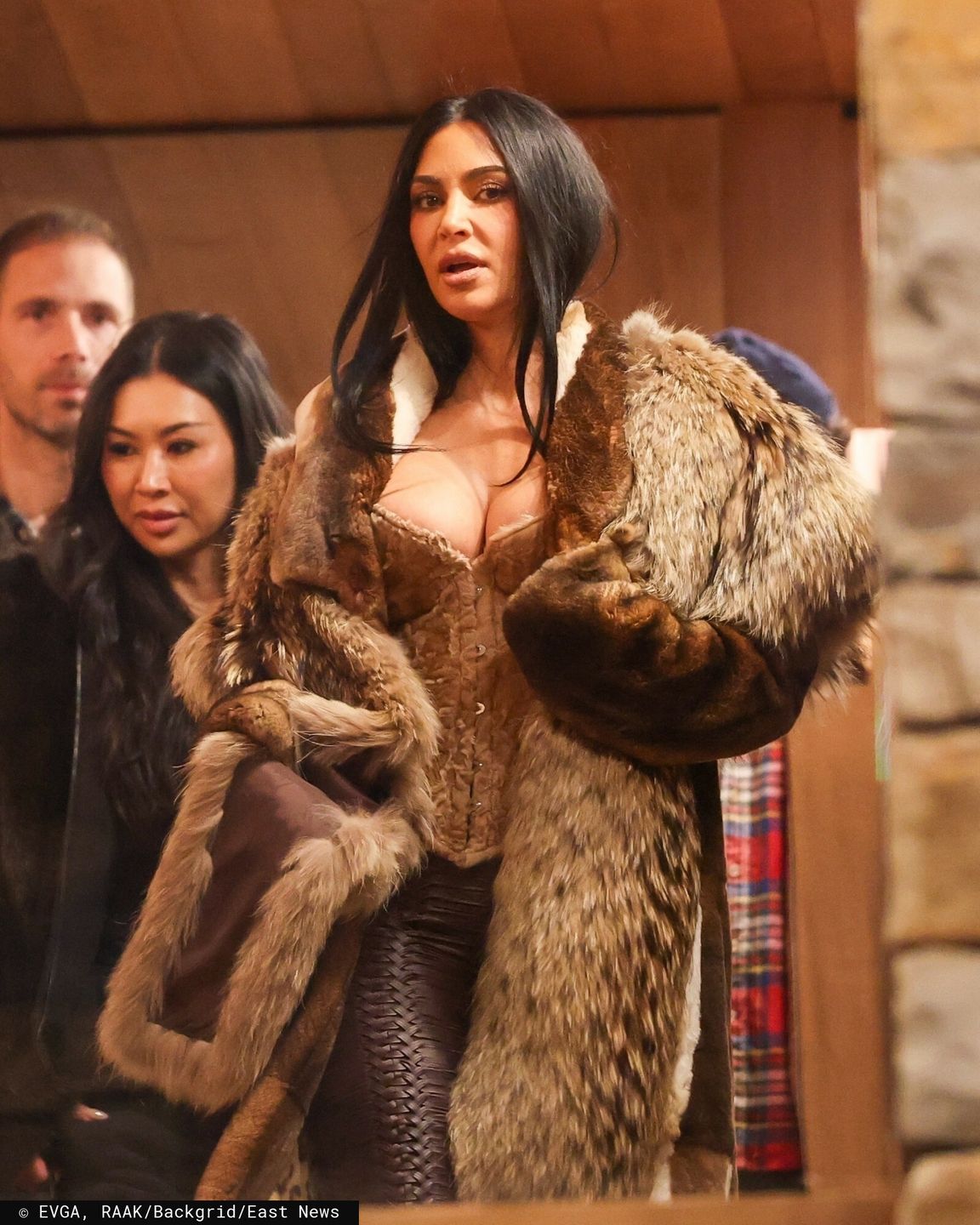 Kim Kardashian w futrze