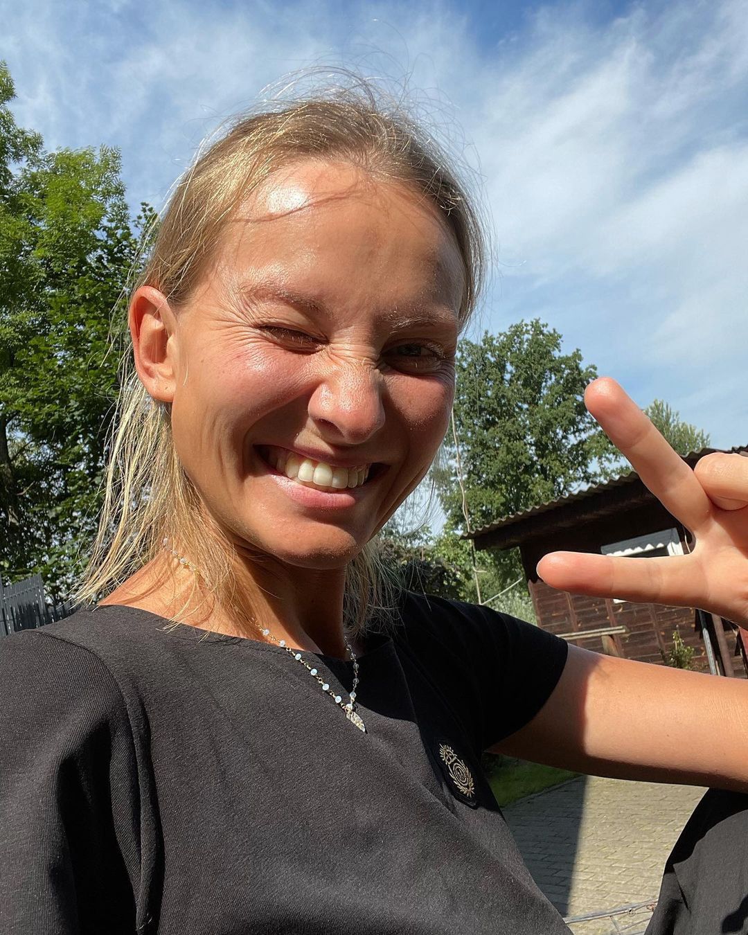 Joanna Moro prezentuje bogatą mimikę i pokazuje zmarszczki 