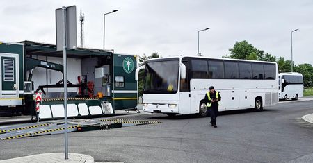 Masowe kontrole autokarów na A4. Wyniki nie napawają optymizmem